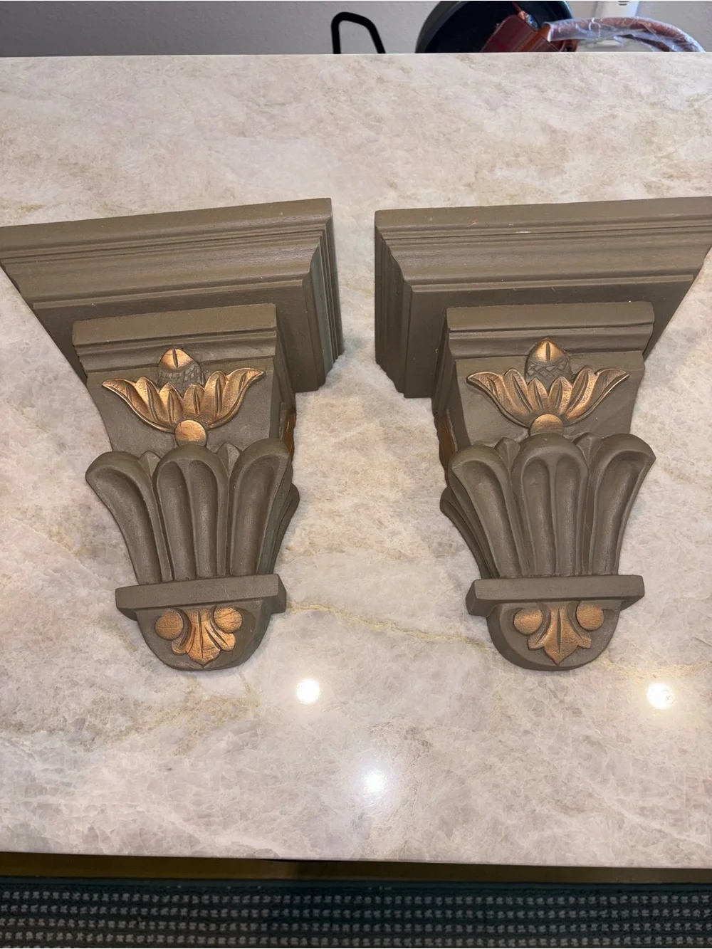 Beautiful and Regal looking wood accent brackets shelves set